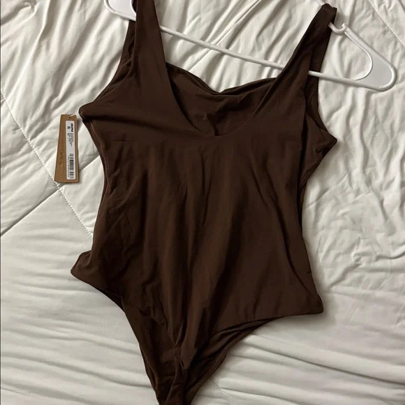 SKIMS fits everybody square neck bodysuit - Picture 5 of 5